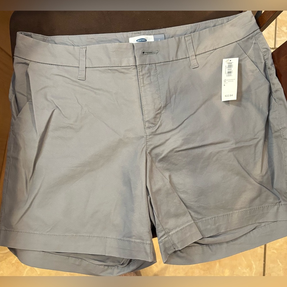Old Navy Women's Gray Shorts NWT Sz 6